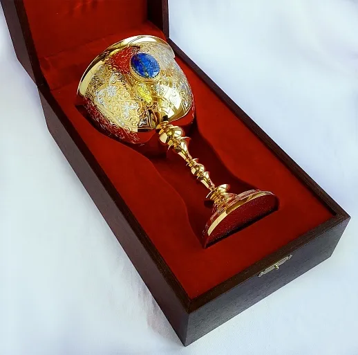 Кубок со вставками (лазурит, золото), Златоуст